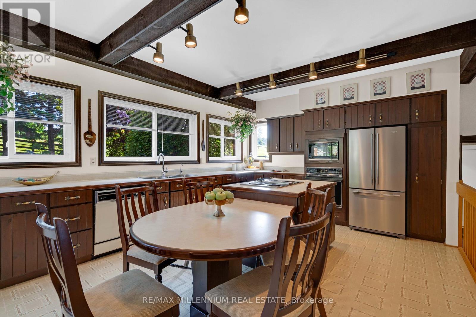 Photo 10 of 16718 Caledon King Townline N, Caledon ON