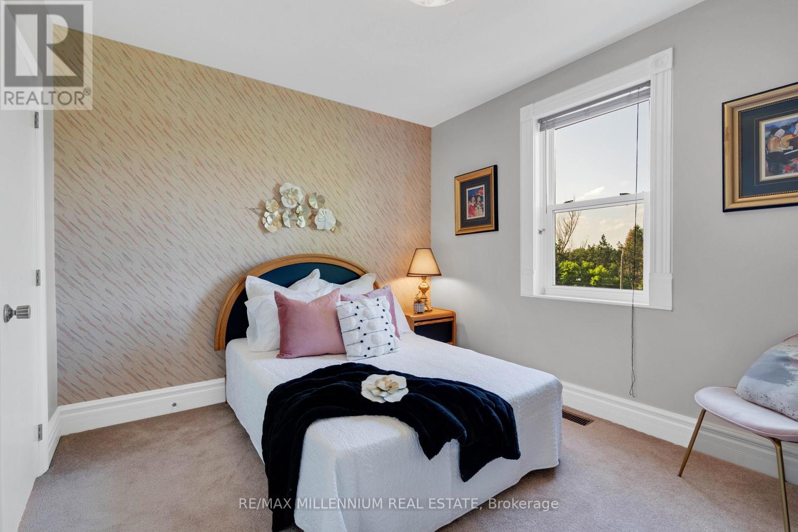 Photo 21 of 16718 Caledon King Townline N, Caledon ON