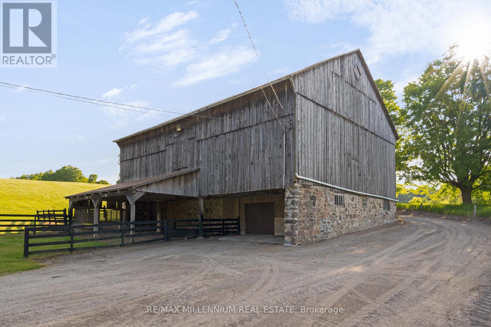 Photo 38 of 16718 Caledon King Townline N, Caledon ON