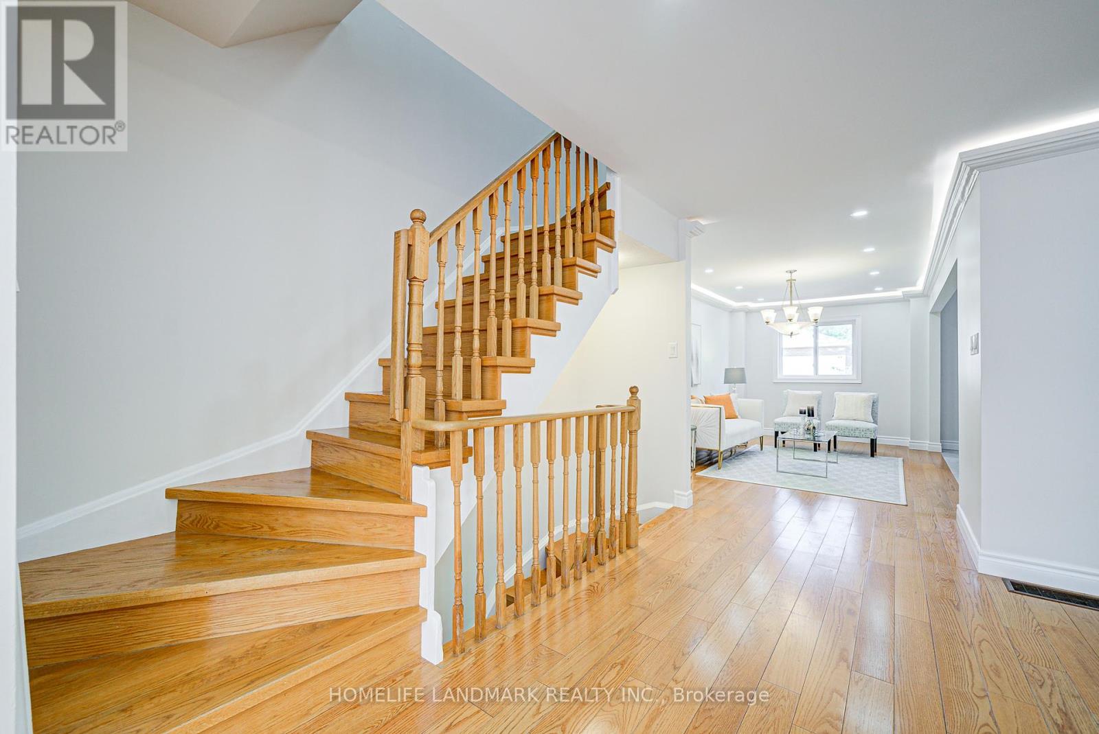 Photo 14 of 24 Red Sea Way, Markham ON