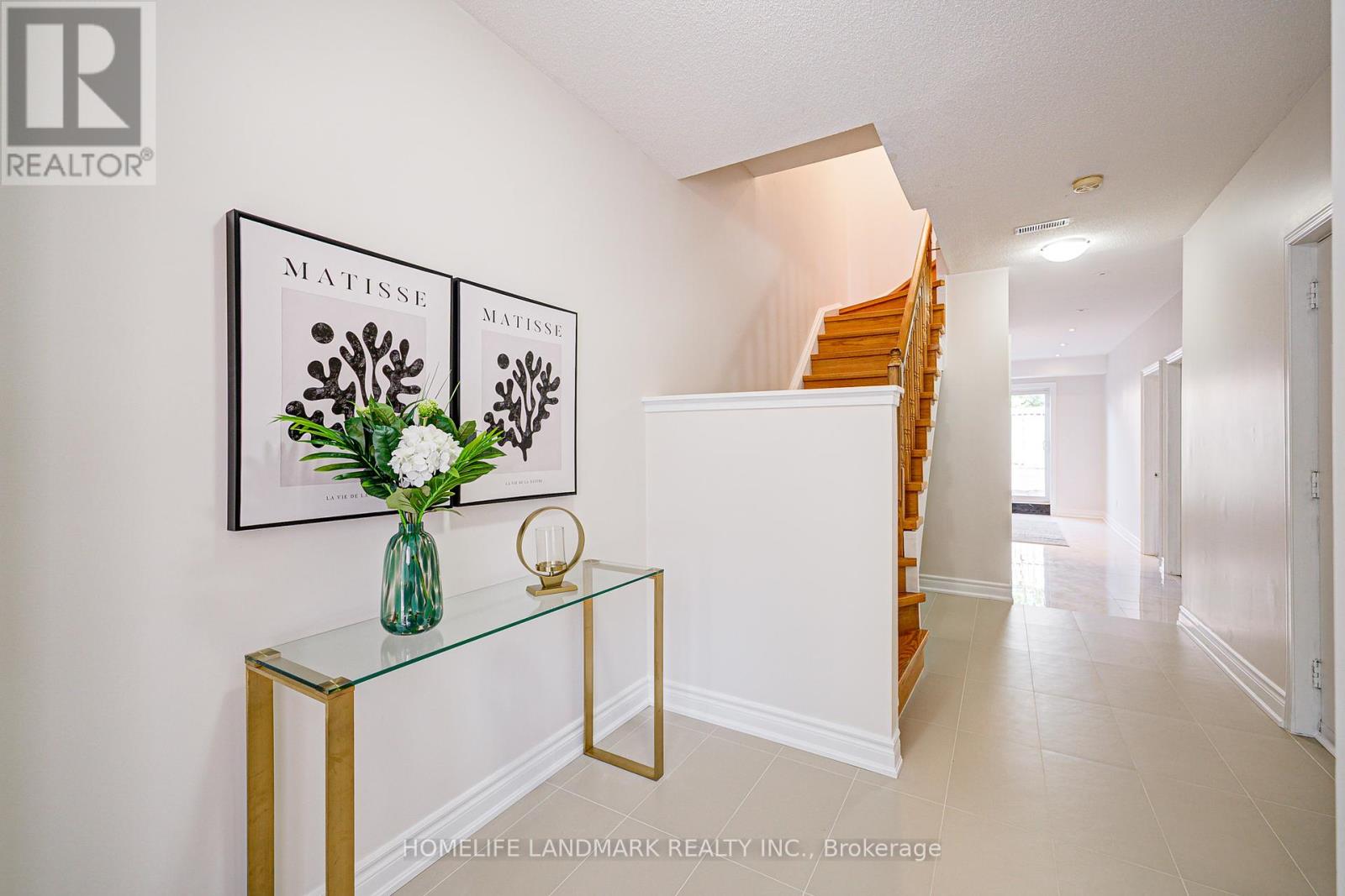 Photo 5 of 24 Red Sea Way, Markham ON