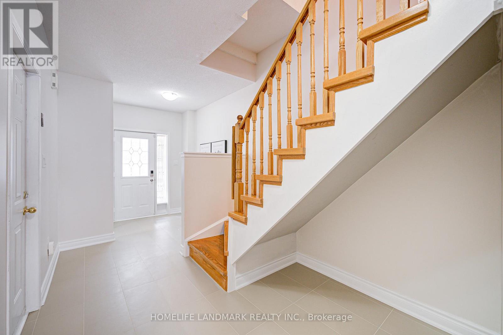Photo 7 of 24 Red Sea Way, Markham ON