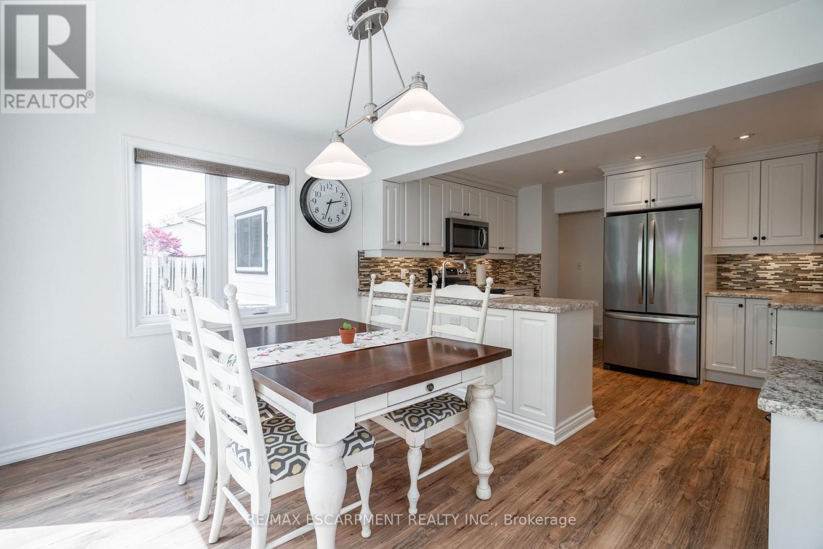 Photo 12 of 34 Palm Court, Hamilton ON