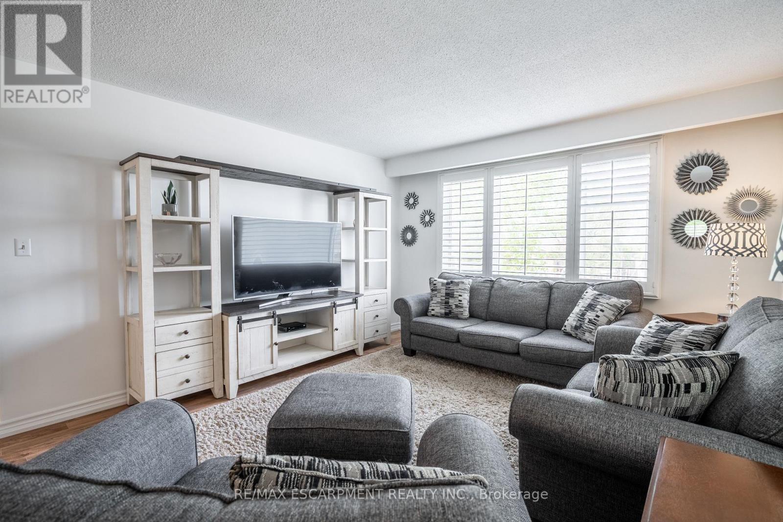 Photo 20 of 34 Palm Court, Hamilton ON