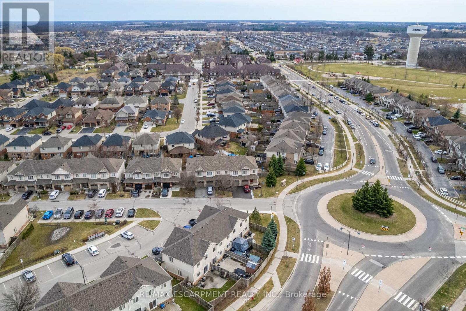 Photo 32 of 41 222 Fall Fair Way, Hamilton ON