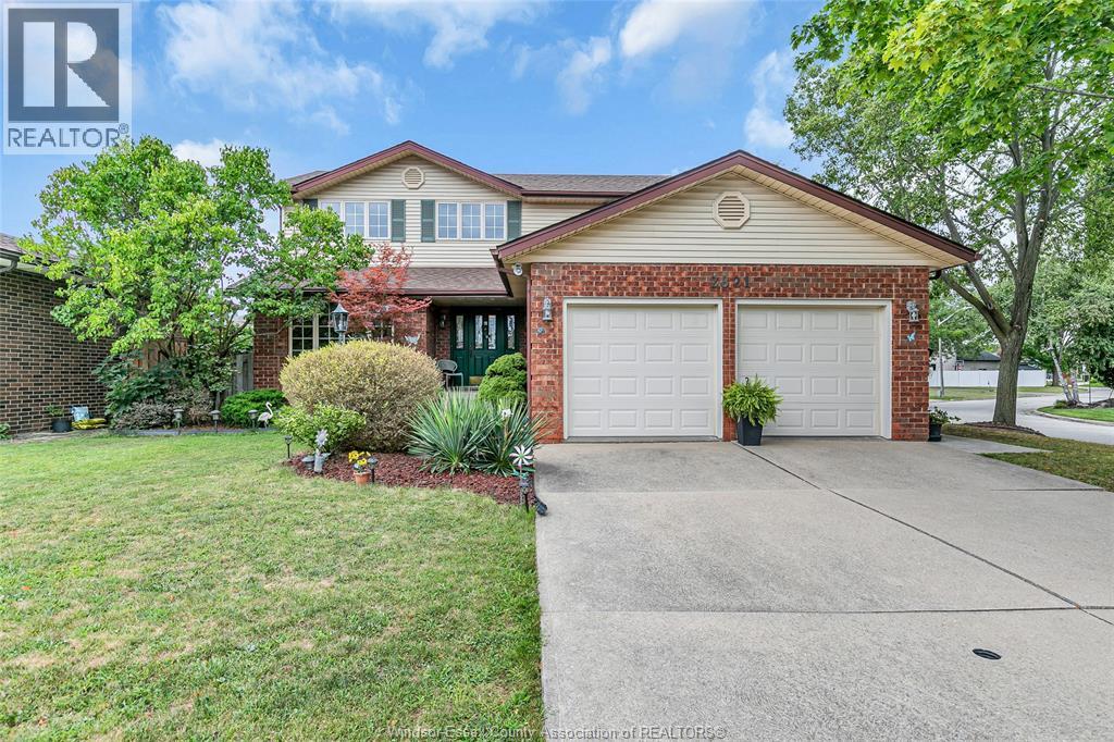 Photo 1 of 2821 Northway Avenue, Windsor ON