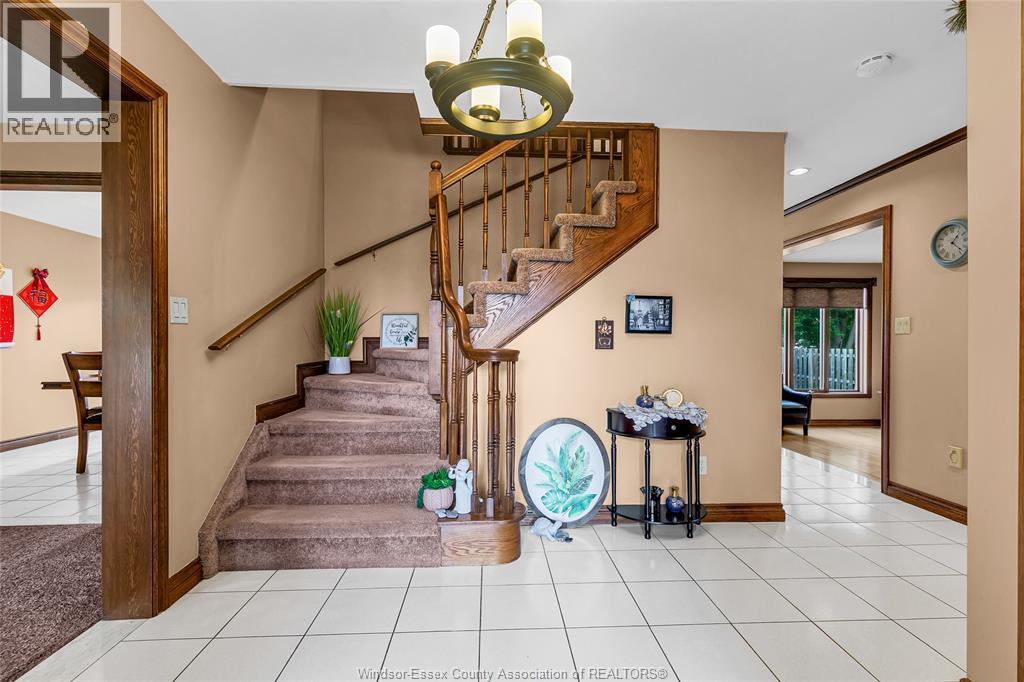 Photo 4 of 2821 Northway Avenue, Windsor ON
