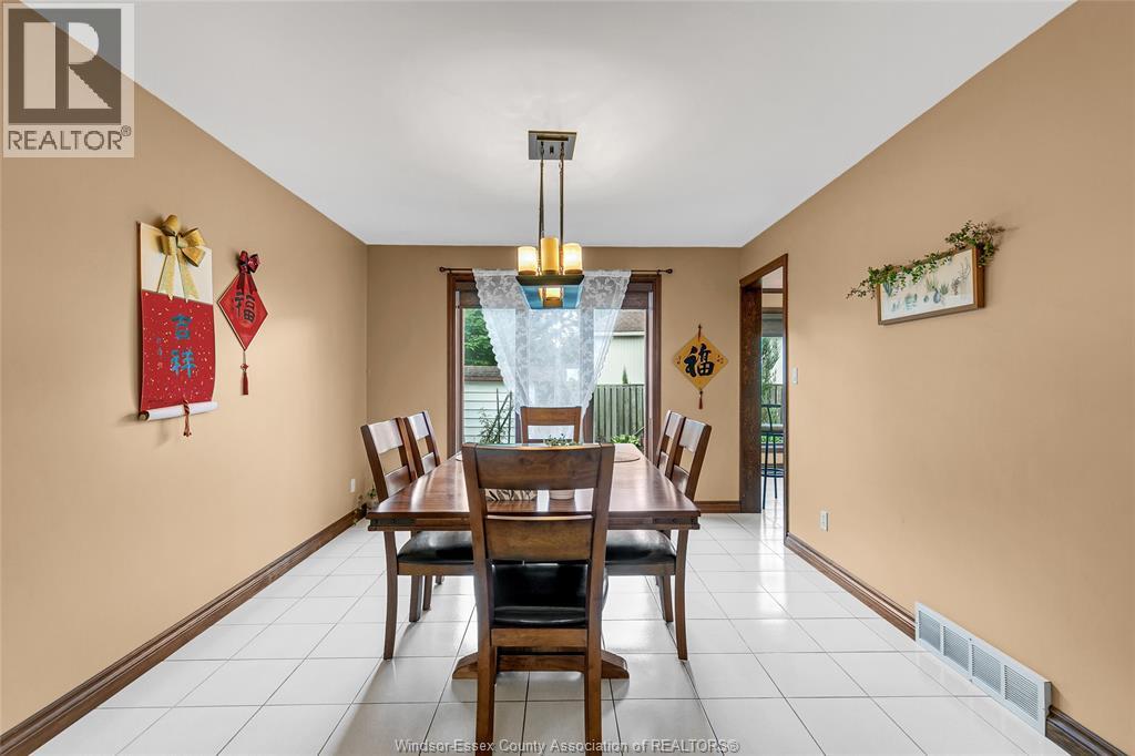 Photo 7 of 2821 Northway Avenue, Windsor ON