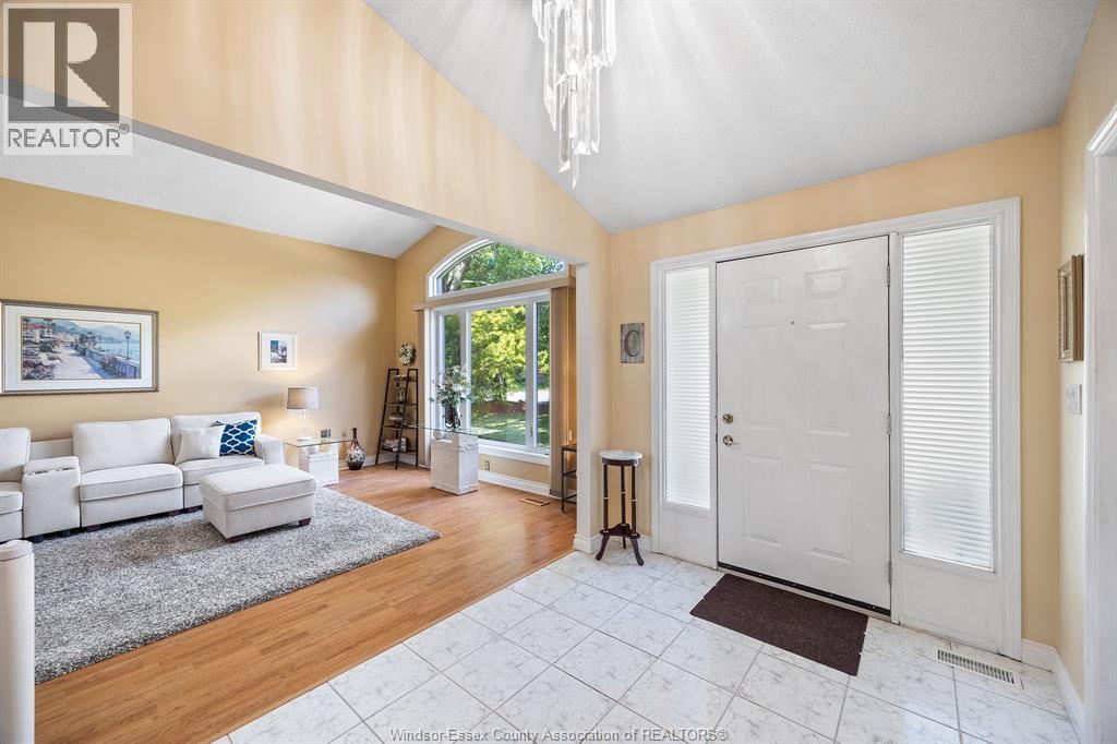 Photo 2 of 605 Smith Crescent, Lasalle ON