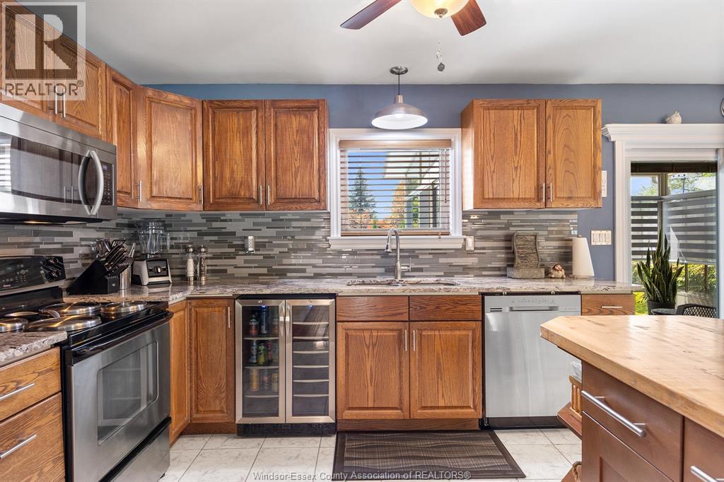 Photo 7 of 605 Smith Crescent, Lasalle ON
