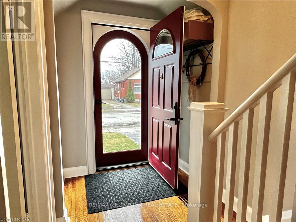 Photo 15 of 6447 Barker Street, Niagara Falls ON