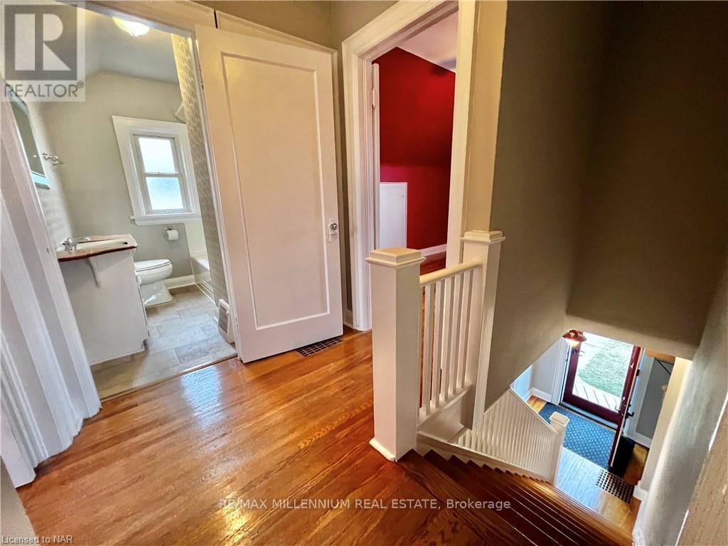 Photo 16 of 6447 Barker Street, Niagara Falls ON