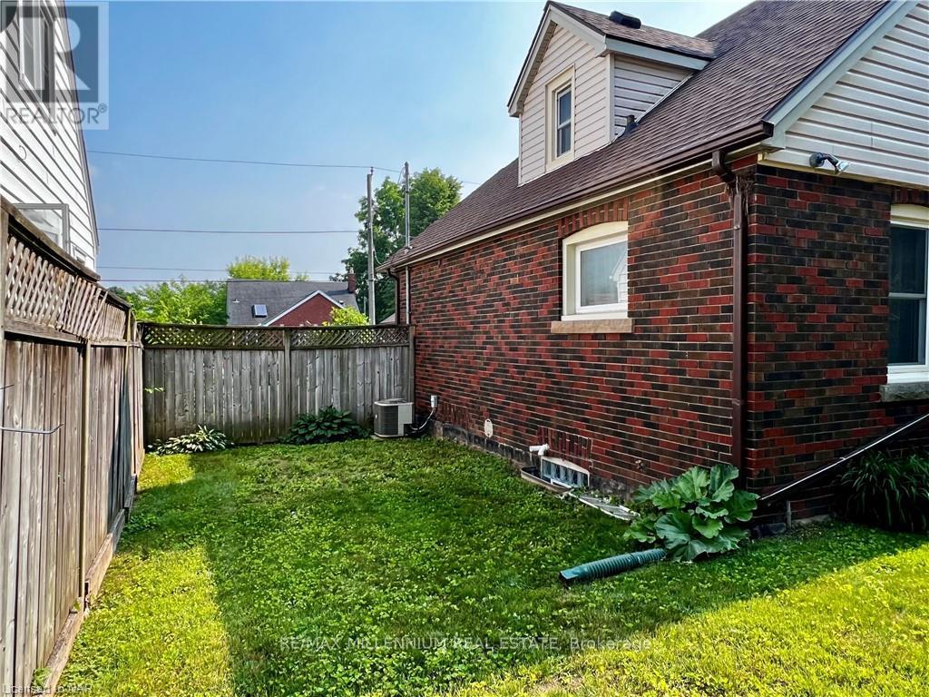 Photo 26 of 6447 Barker Street, Niagara Falls ON