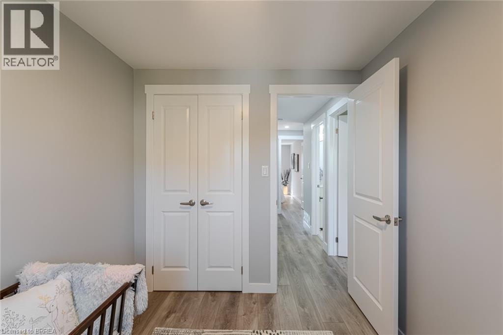 Photo 23 of 17 Banbury Road, Brantford ON