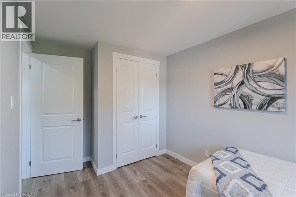 Photo 25 of 17 Banbury Road, Brantford ON