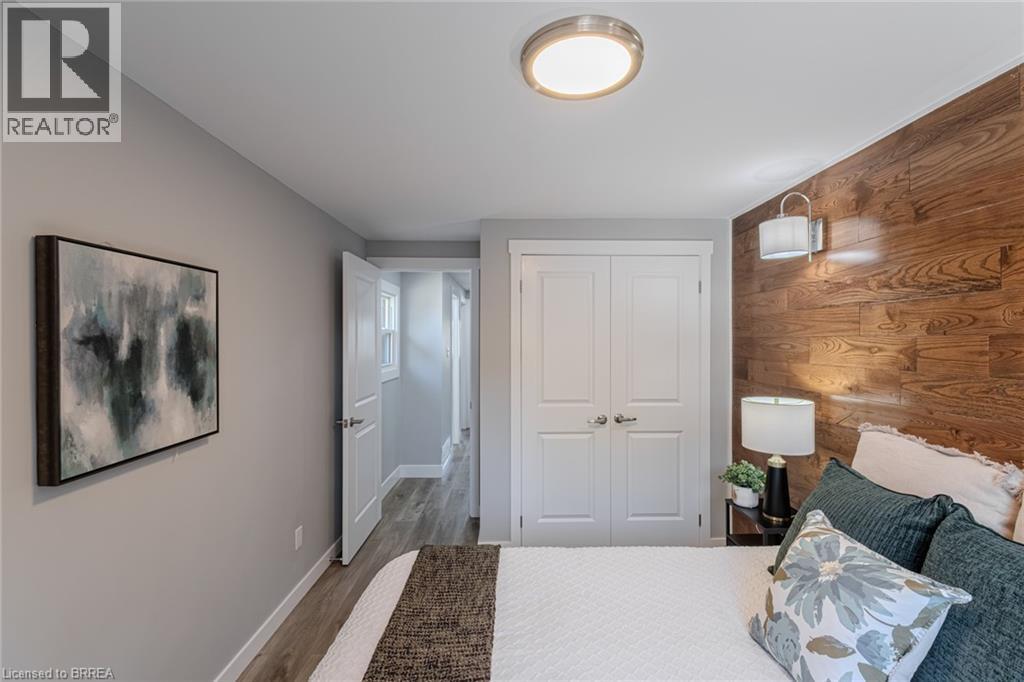 Photo 20 of 17 Banbury Road, Brantford ON
