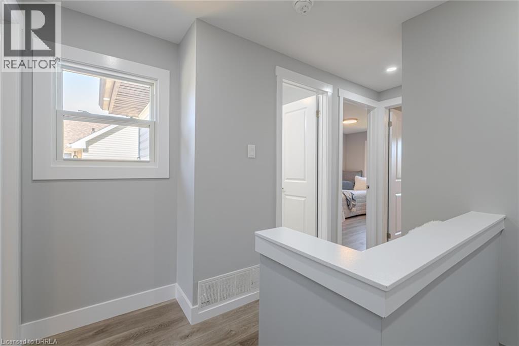 Photo 17 of 17 Banbury Road, Brantford ON