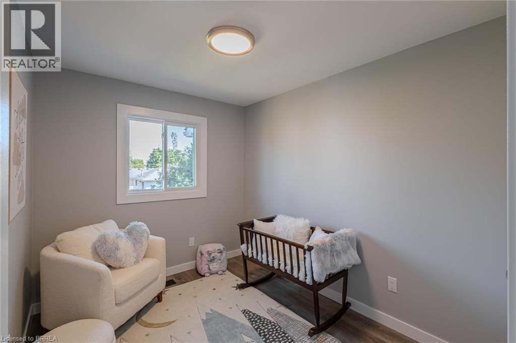 Photo 22 of 17 Banbury Road, Brantford ON