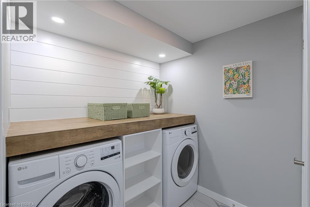 Photo 16 of 17 Banbury Road, Brantford ON
