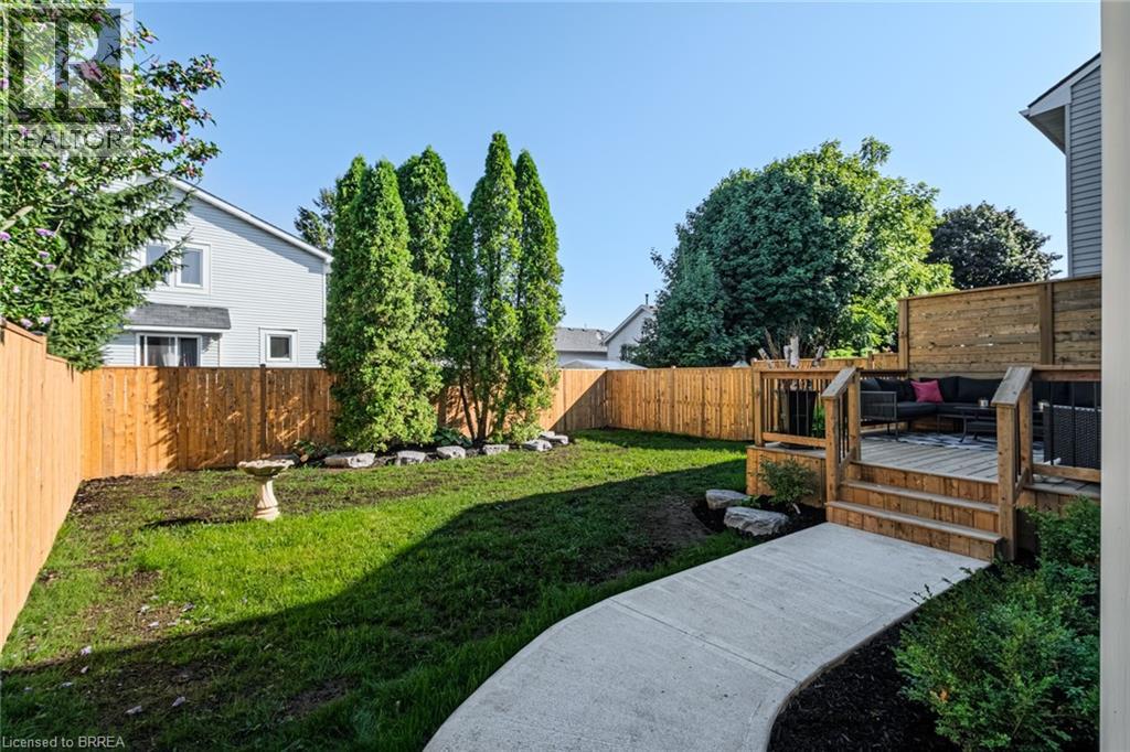 Photo 31 of 17 Banbury Road, Brantford ON