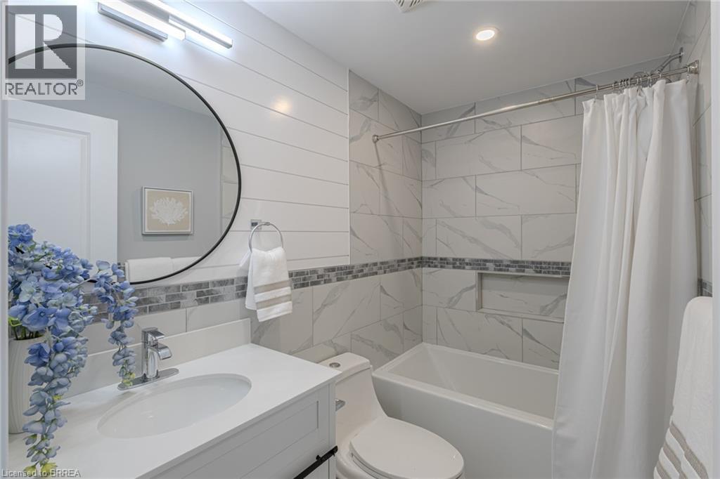 Photo 26 of 17 Banbury Road, Brantford ON