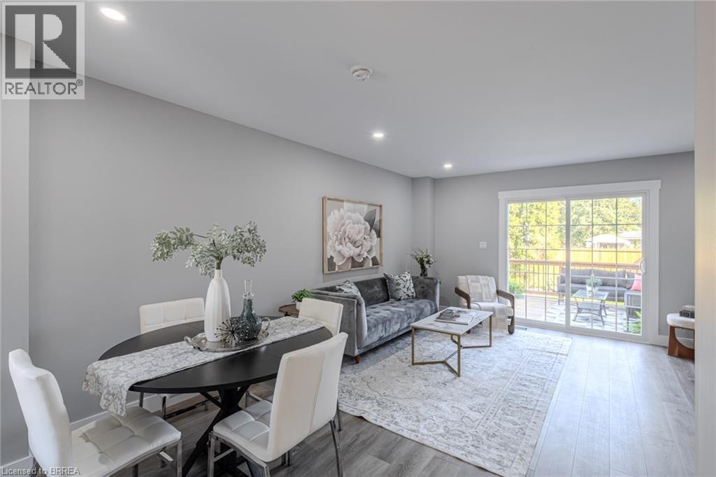 Photo 8 of 17 Banbury Road, Brantford ON