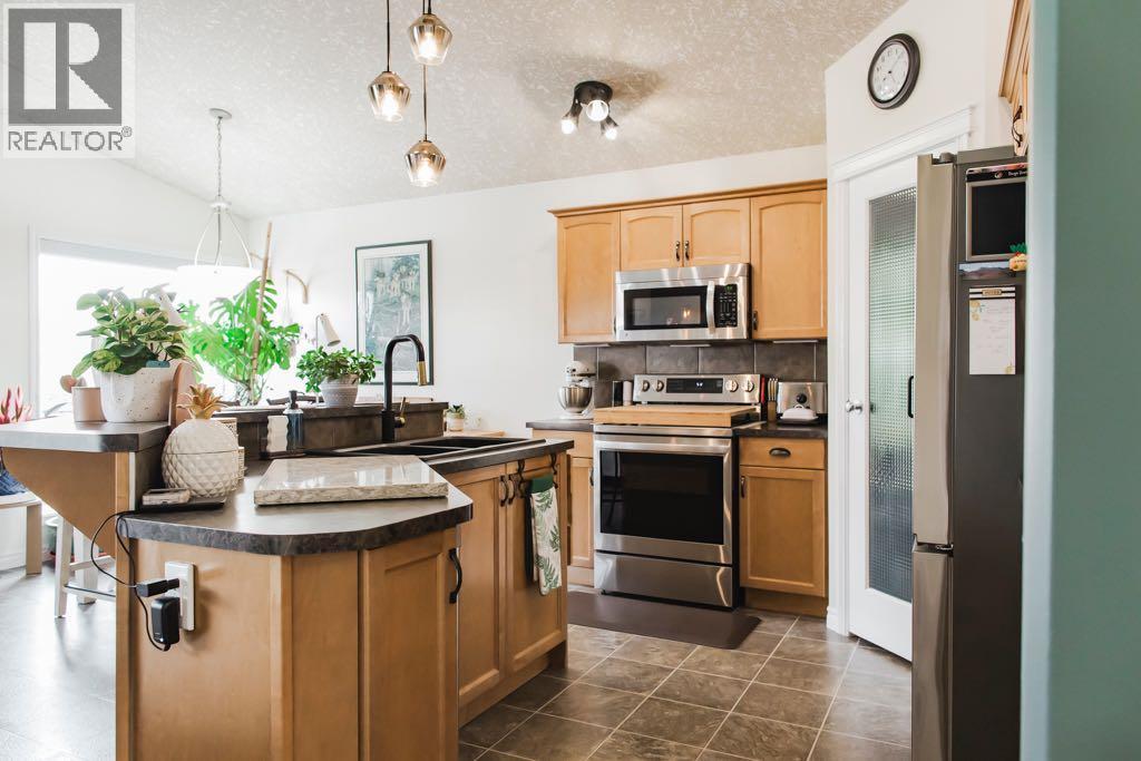Photo 11 of 10429 122 Avenue, Grande Prairie AB