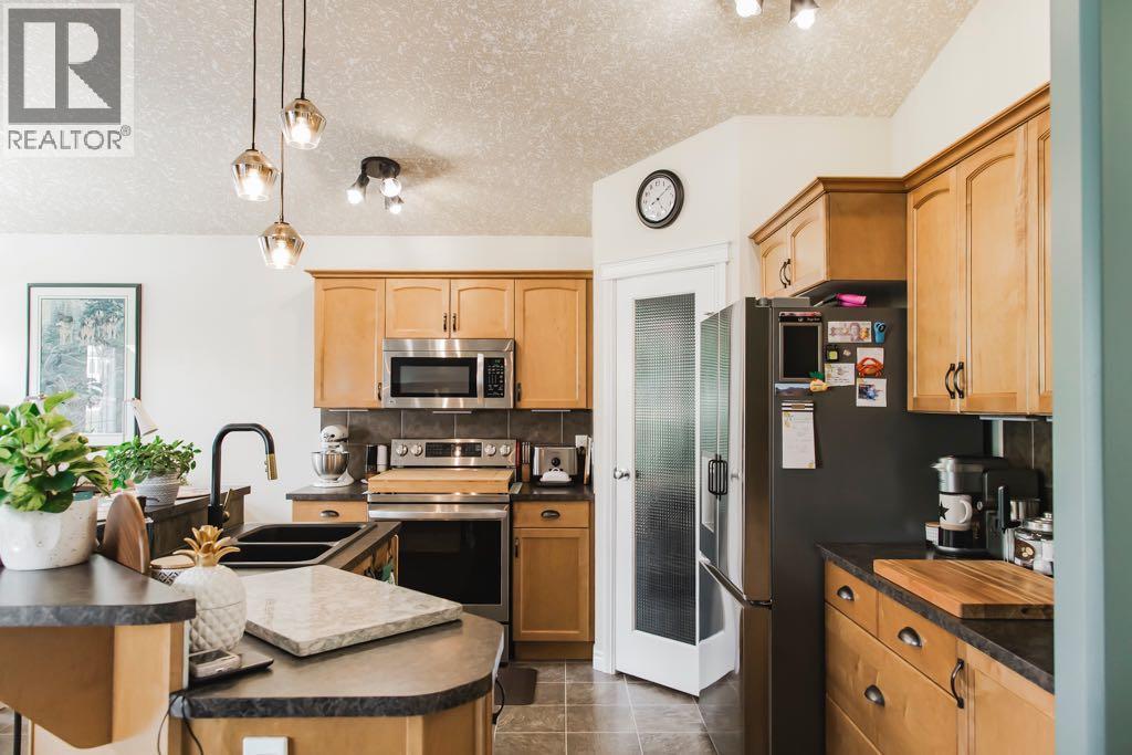 Photo 10 of 10429 122 Avenue, Grande Prairie AB