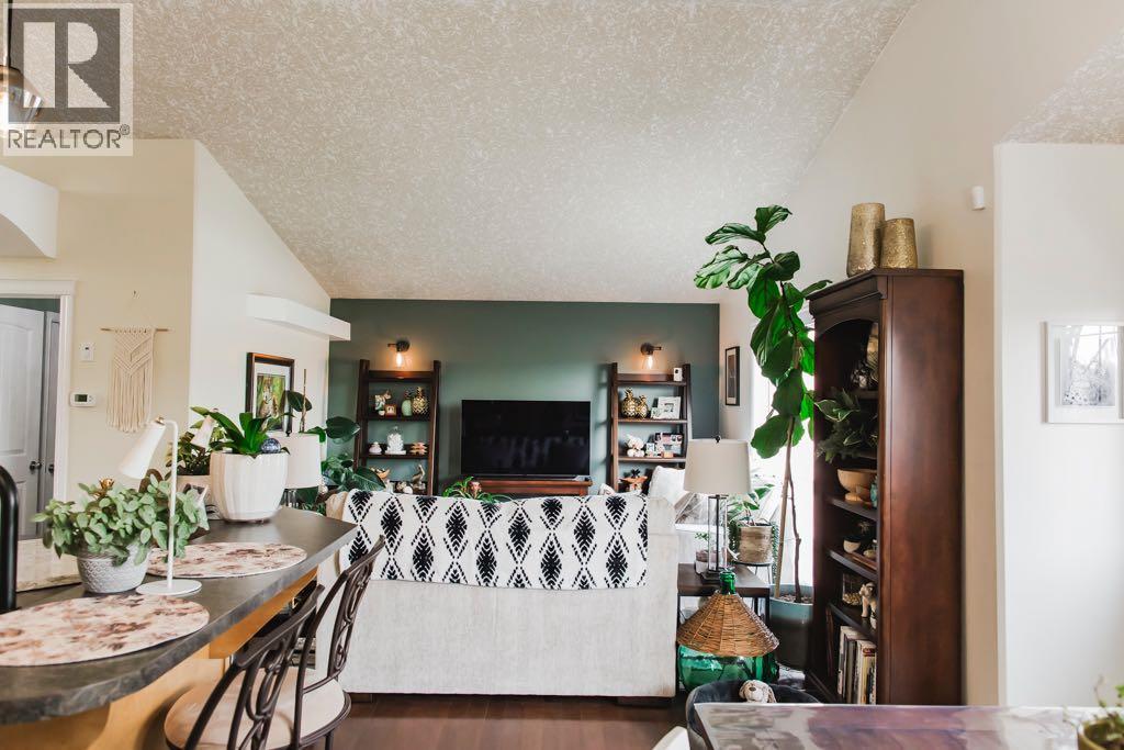 Photo 7 of 10429 122 Avenue, Grande Prairie AB