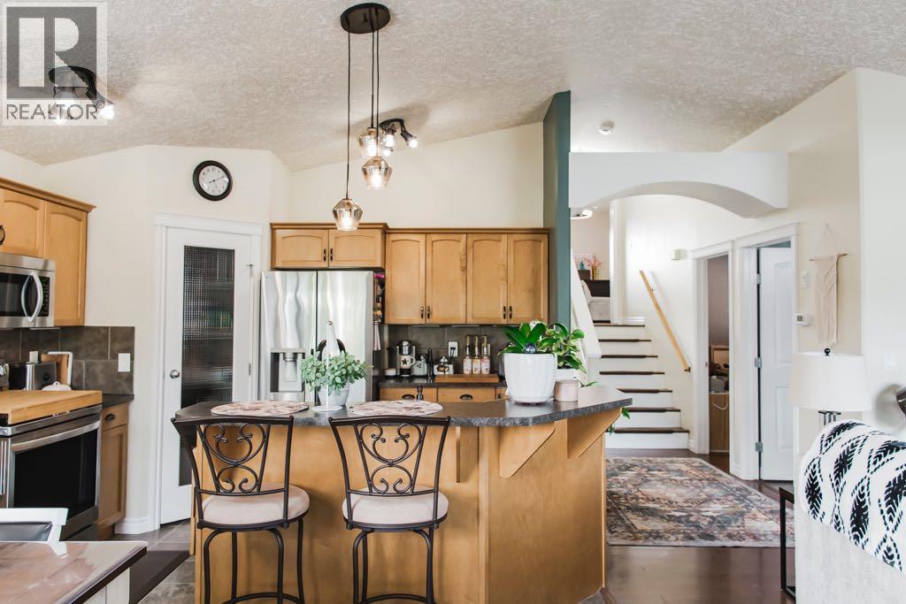 Photo 8 of 10429 122 Avenue, Grande Prairie AB