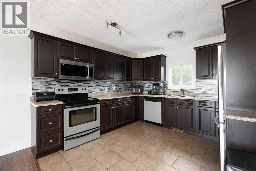 Photo 5 of 248 Tundra Drive, Fort Mcmurray AB