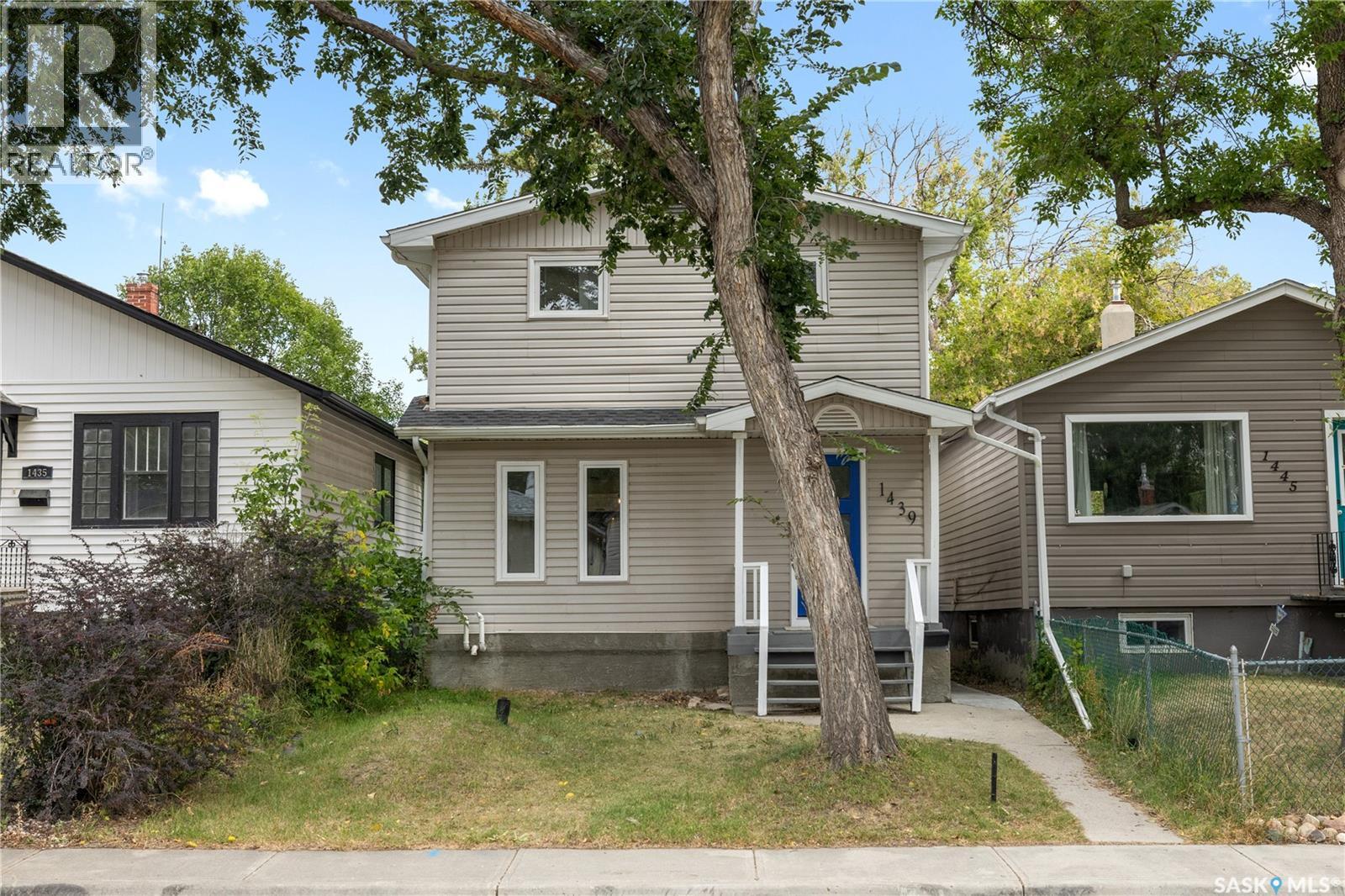 Photo 2 of 1439 Connaught Street, Regina SK