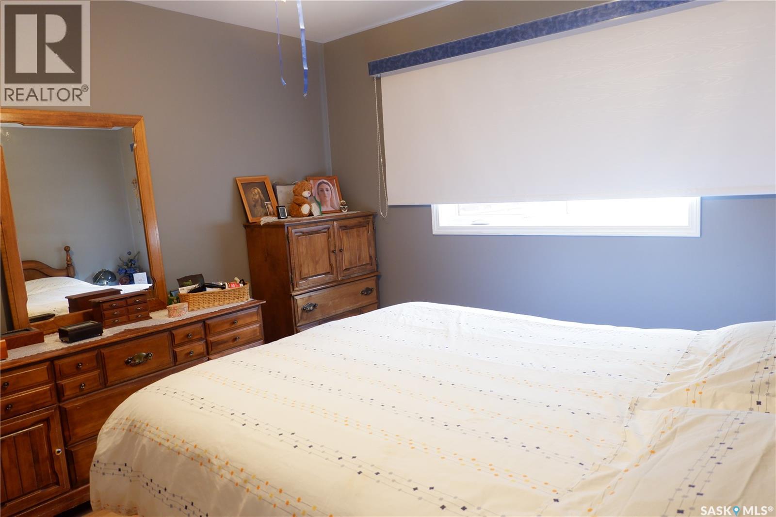 Photo 15 of 509 4th Avenue E, Assiniboia SK