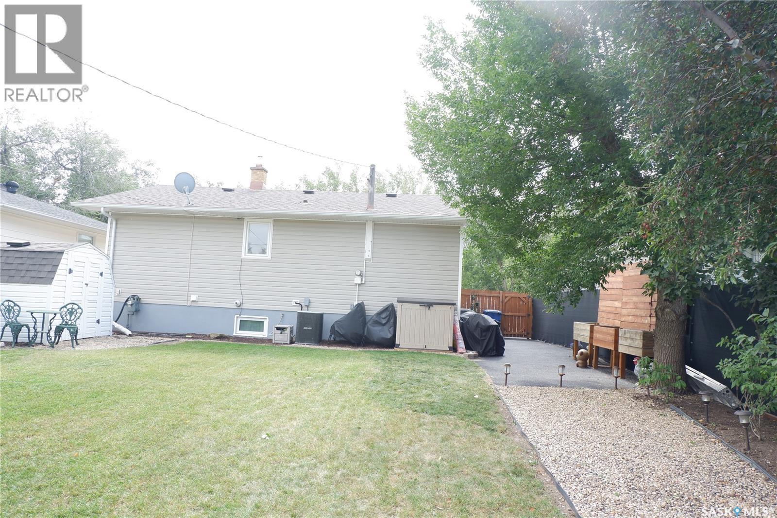 Photo 36 of 509 4th Avenue E, Assiniboia SK