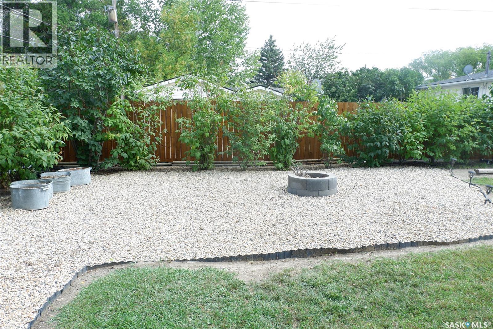 Photo 38 of 509 4th Avenue E, Assiniboia SK