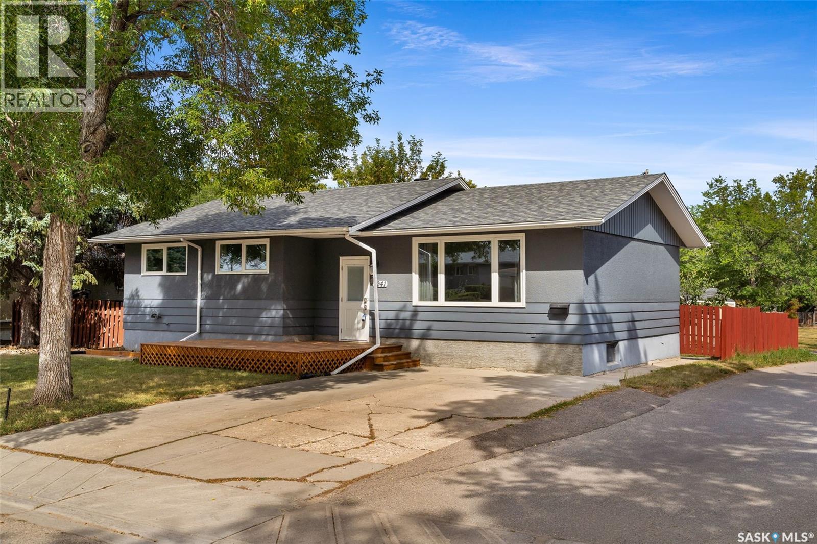 Photo 1 of 2941 Wascana Street, Regina SK
