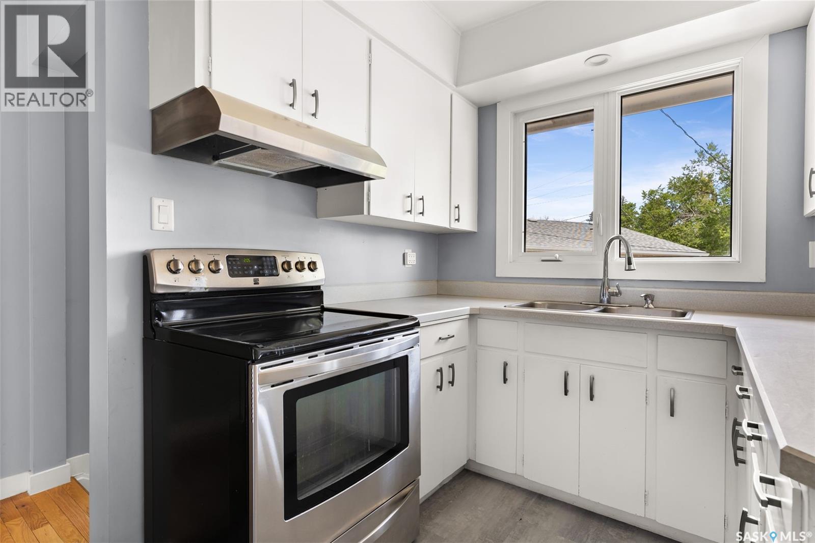 Photo 11 of 2941 Wascana Street, Regina SK