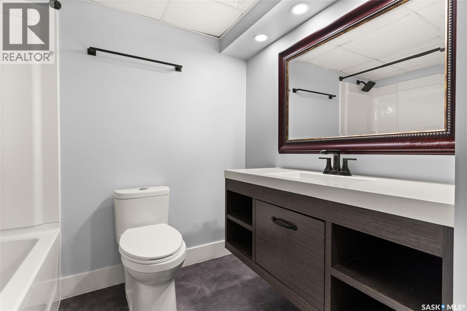 Photo 38 of 2941 Wascana Street, Regina SK