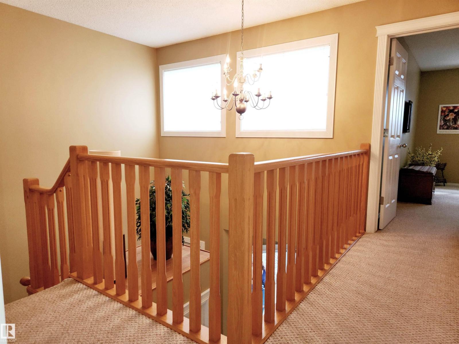 Photo 14 of 20 211 Blackburn E Sw, Edmonton AB