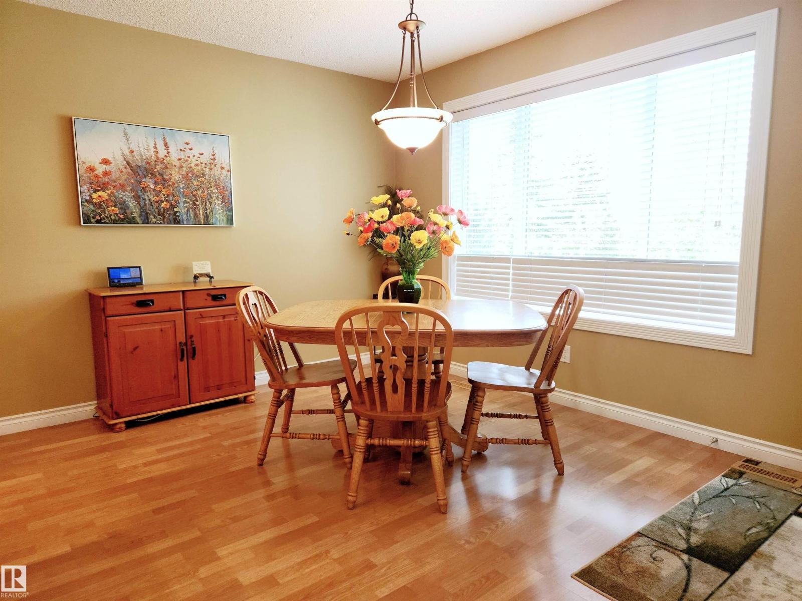 Photo 8 of 20 211 Blackburn E Sw, Edmonton AB