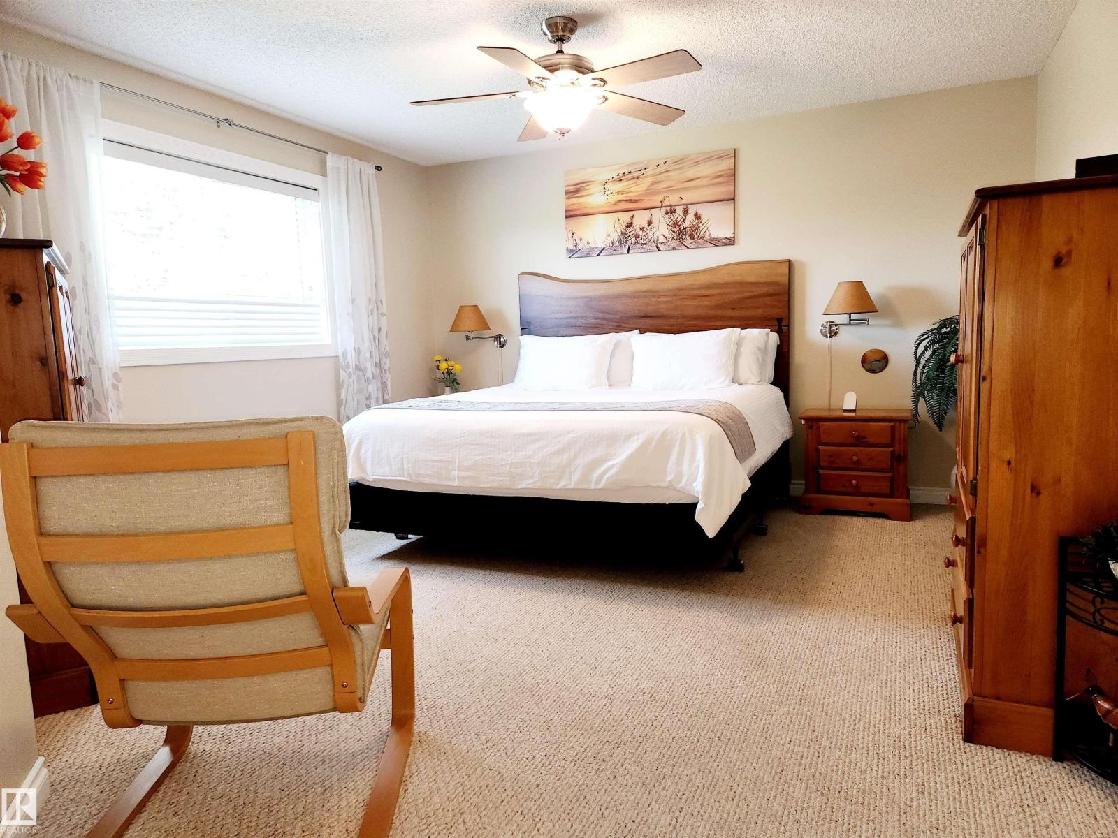 Photo 15 of 20 211 Blackburn E Sw, Edmonton AB