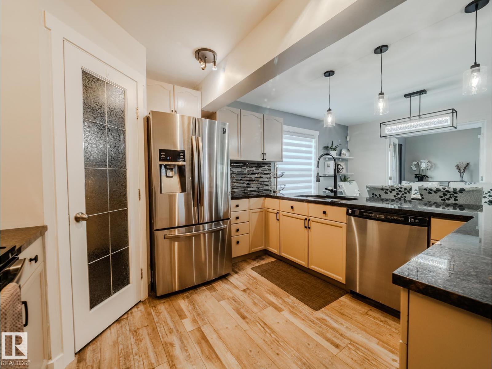 Photo 10 of 4302 43 Av, Beaumont AB