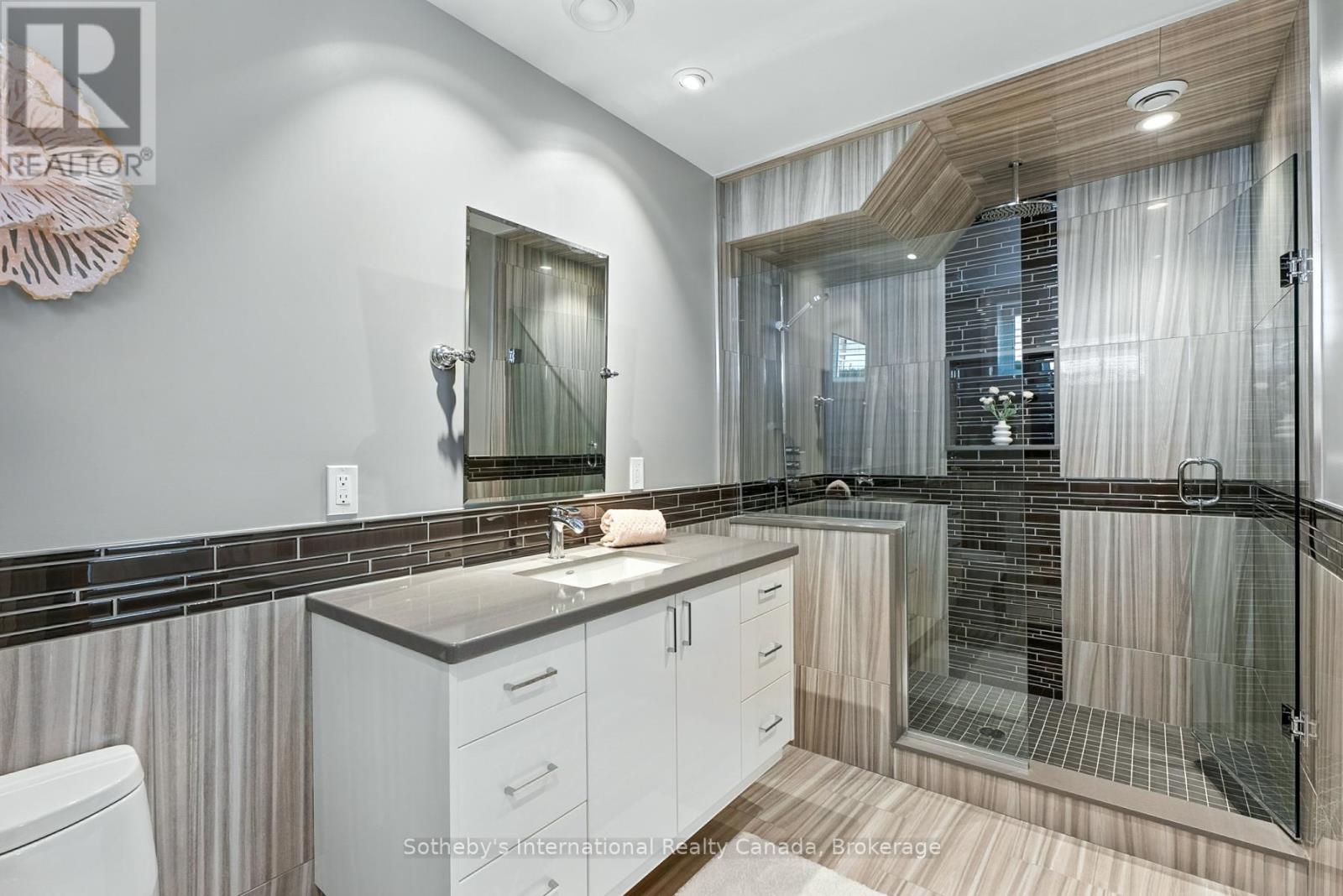 Photo 34 of 153 Creighton Street S, Ramara ON