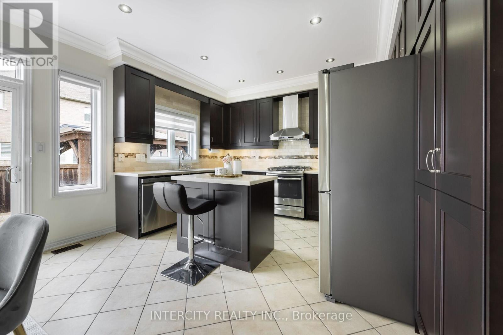 Photo 20 of 41 Tappet Drive, Brampton ON