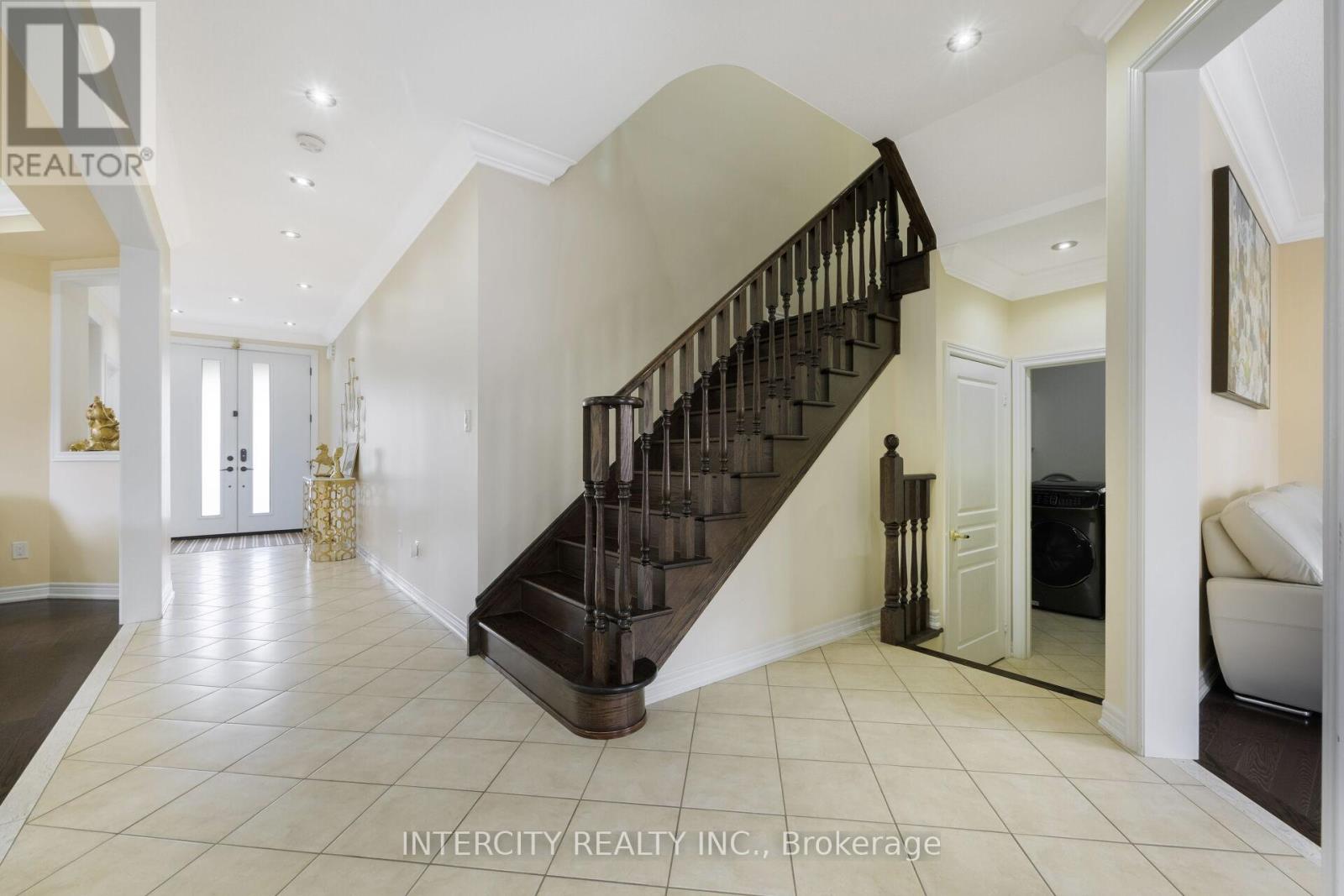 Photo 24 of 41 Tappet Drive, Brampton ON