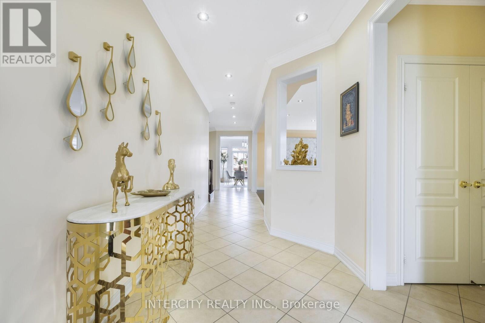 Photo 5 of 41 Tappet Drive, Brampton ON