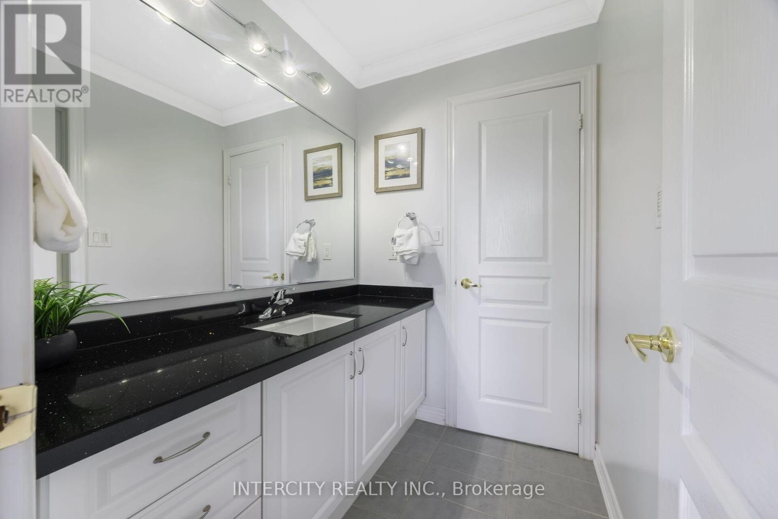 Photo 41 of 41 Tappet Drive, Brampton ON