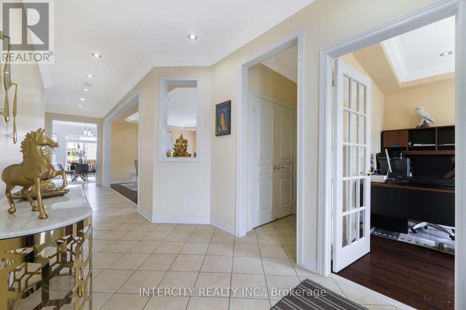 Photo 6 of 41 Tappet Drive, Brampton ON