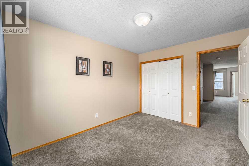 Photo 12 of 1008 Eagleview Place Nw, High River AB