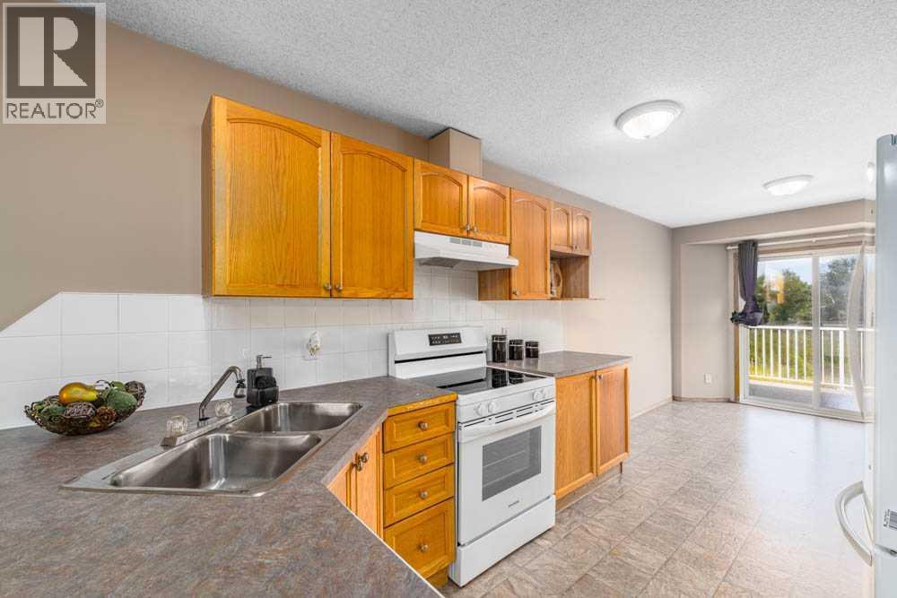 Photo 8 of 1008 Eagleview Place Nw, High River AB